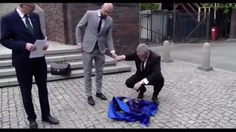 Euro Union, Called for Criminality, Flag to wipe Shoes, by Polish PM **1min
