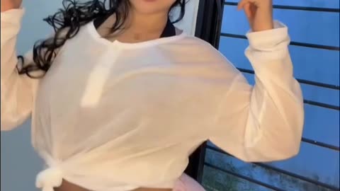 💯🔥 Thicc Baddie Shaking Her Booty