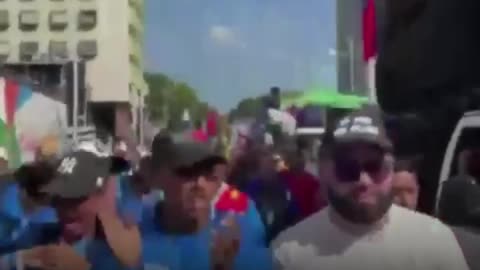 Juventud revolucionaria toma Caracas por la Batalla de La Victoria y la liberación de Maduro