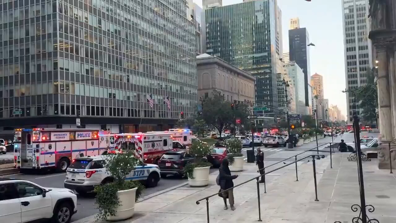 🇺🇸 Police respond to active shooter with reported assault rifle in Manhattan