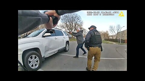 Bodycam Shows Intense Shootout Between Chicago Police and a Man During a Traffic Stop