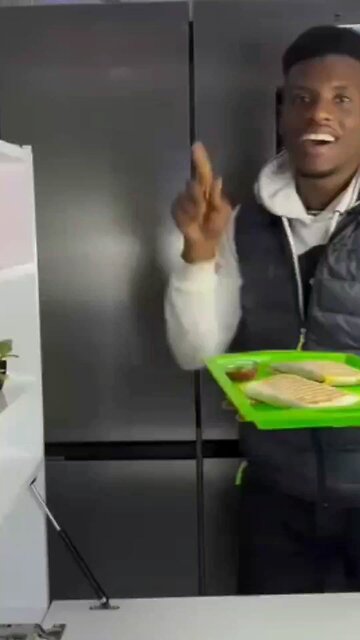 "Delicious snack: homemade tacos with a great filling and easy to prepare!