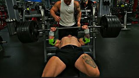 CHEST DAY: STRONGER BY THE DAY