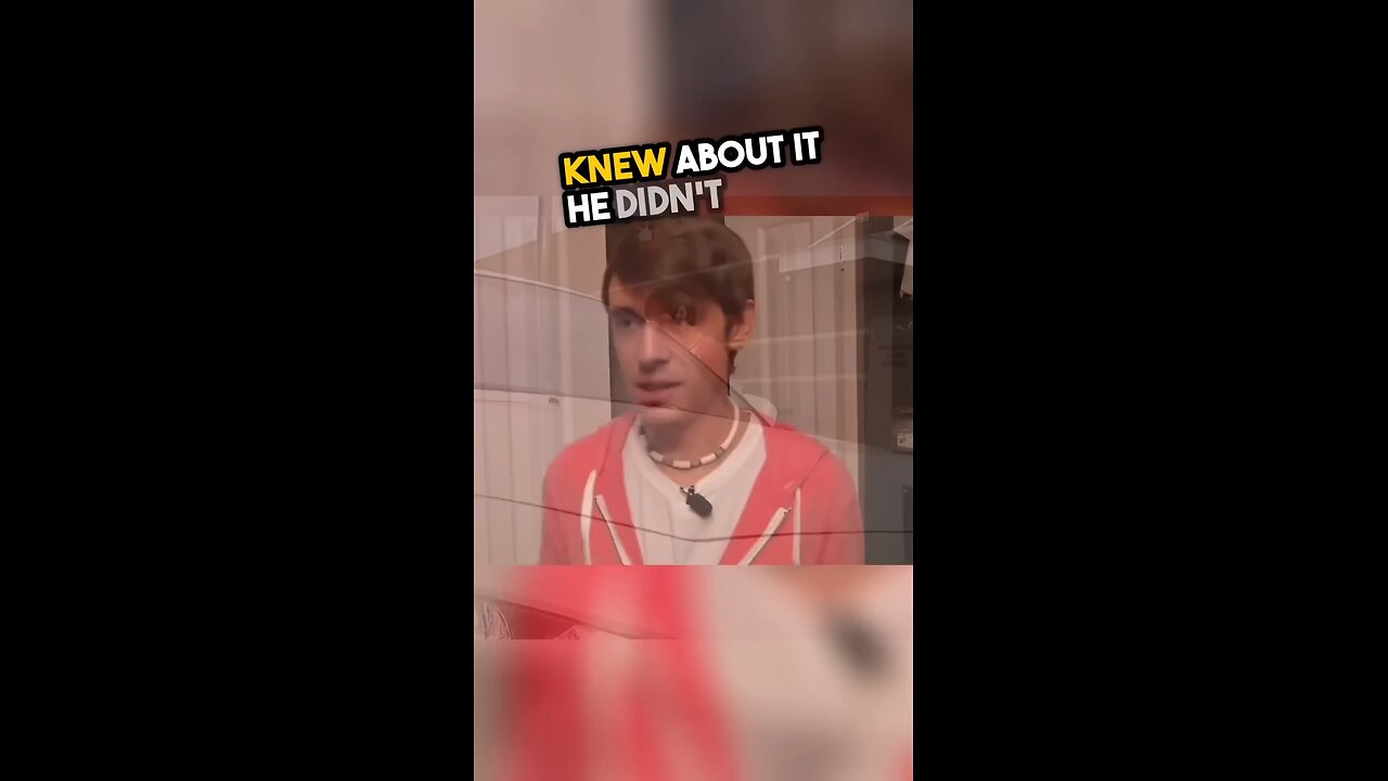 He tried to keep the police car as a memory 😳 ♥️