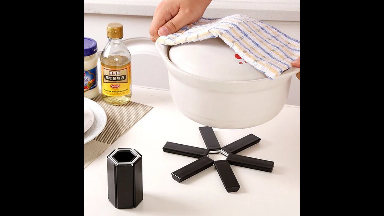 Non-Slip Foldable Insulated Mat, Heat Resistant For Kitchen & Dinning