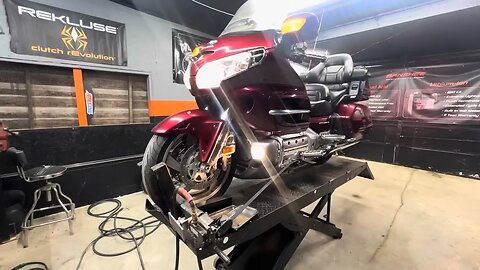 5th Gen Goldwing Gl 1800 Oil change and Final drive Oil Change