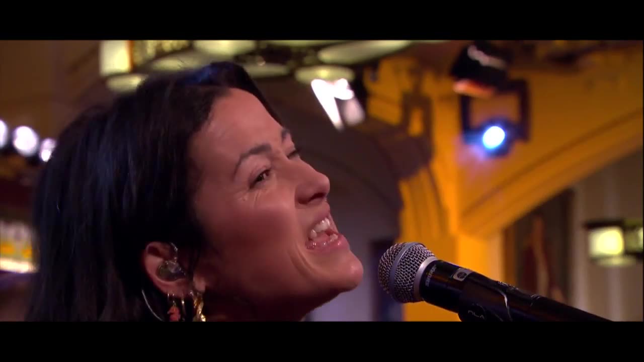 Birgit Schuurman - Amplify = RTL Late Night