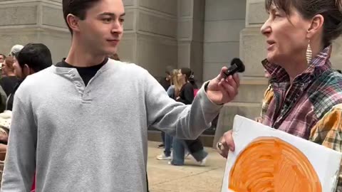 🇺🇸 Meanwhile at the No Kings Protest