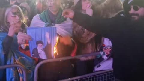 They’re now burning symbols of the Islamic regime’s leader of Iran in London. All eyes on Iran!!