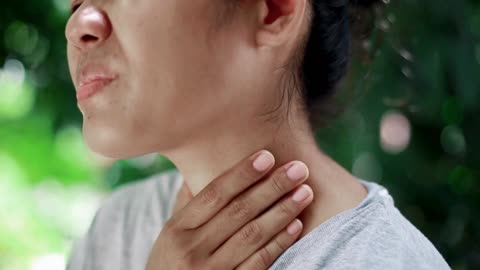 Các mẹo giảm đau họng tại nhà từ thảo dược thiên nhiên