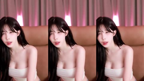 Korean girl sexy dancing in livestreaming 🩰