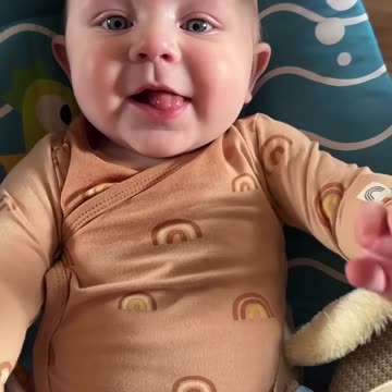 trying to talk or just pooping? 🤔😂 baby kayla’s funny moment!