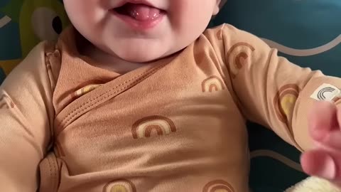 trying to talk or just pooping? 🤔😂 baby kayla’s funny moment!