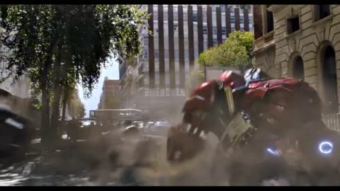 Classic Hulkbuster armor vs. out-of-control Hulk😃😃😃