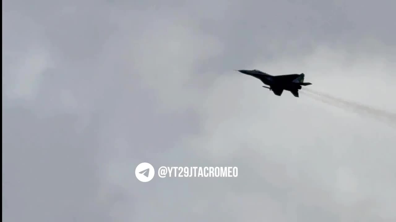 ✈️🇺🇦The Air Force MiG-29 launches AGM-88 HARM anti-radar missiles.