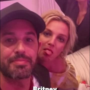 Kardashians and Britney at a pajama party!