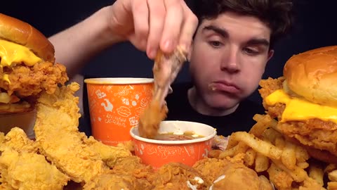 MUKBANG POPEYES FRIED CHICKEN & CRISPY CHICKEN BURGERS CHICKEN NUGGETS & FRIES WITH CHEESE_part1