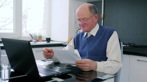 Cutting A Beneficiary Out Of Your Will - To Tell Or Not To Tell