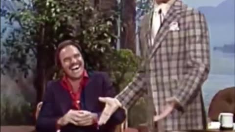 Johnny Carson impersonates Burt Reynolds #tonightshow #johnnycarson #burtreynolds