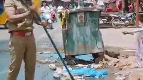 Trending: Police Ny Kiya Municipality Ka Kaam||Essay Boltay Hain Police||#shorts
