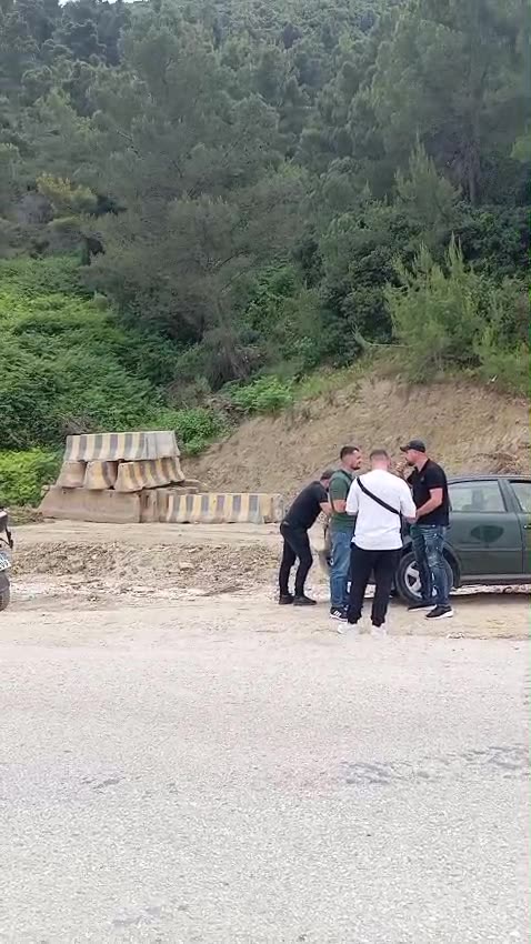 Banorët e Kanines kundërshtojnë punimet Bypass-in e Vlorës