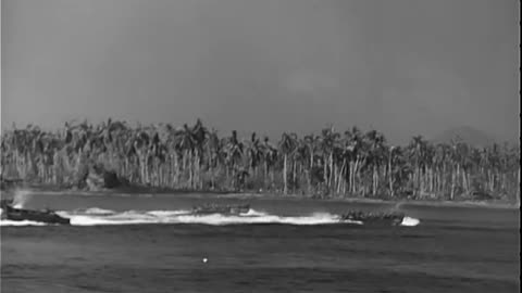 BOMBARDMENT & INVAS... - BOMBARDMENT & INVASION OF LEYTE ISLANDS, PHILIPPINES LCIs UN - 428-npc-5802