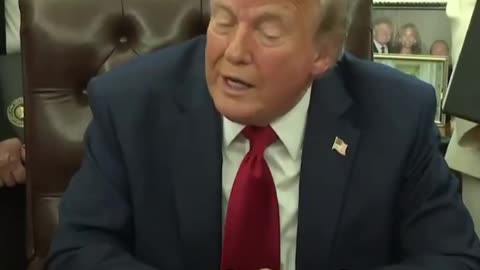 Trump asegura que ha sido más difícil tratar con Zelenski que con Putin