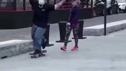 Love on Wheels 💕🛹