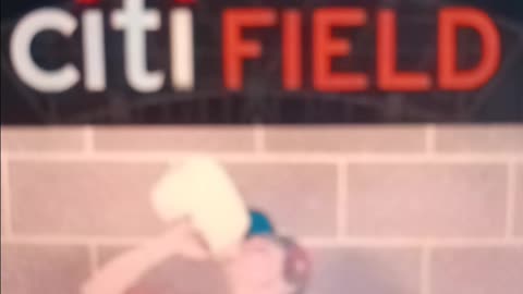 Mets fan chugs milk