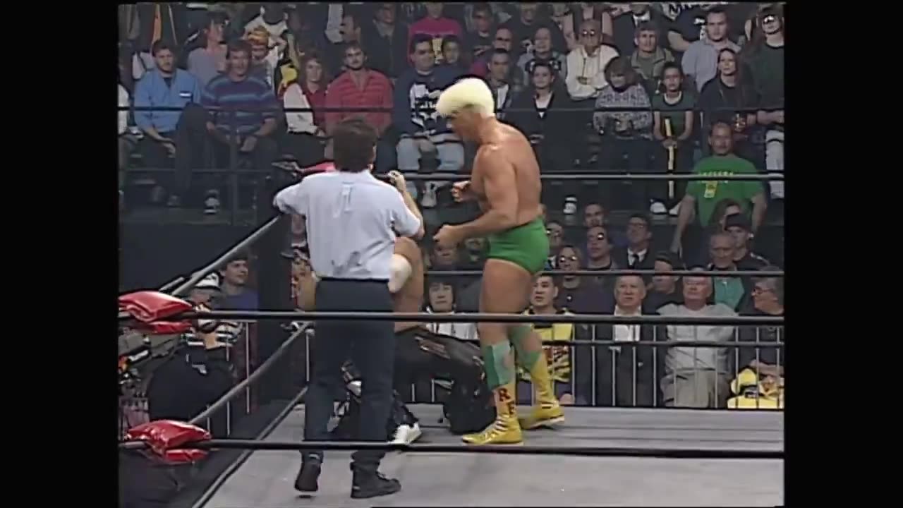 (1996.01.22) Randy Savage vs Ric Flair - World Championship Match - WCW