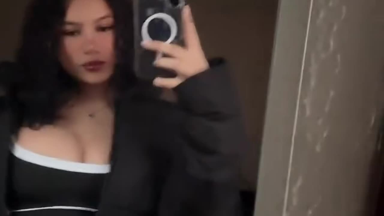 Holly Hennesey does a fit check