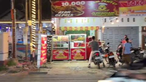 Night Vibes at the Food Market – A Culinary Adventure After Dark