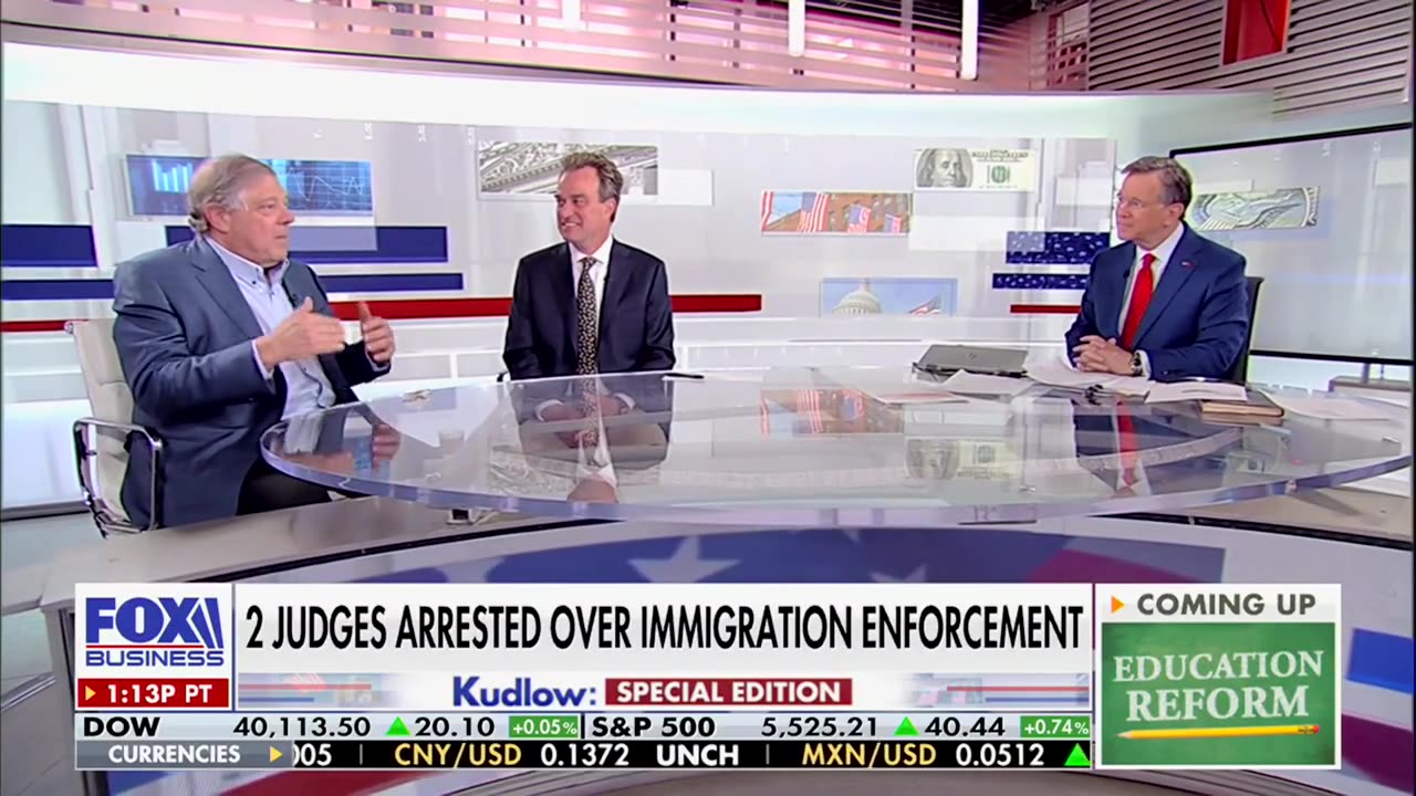 Mark Penn Says Media's Relentless Anti-Trump Bias Still Can't Stop Dems From Falling 'Off A Cliff'