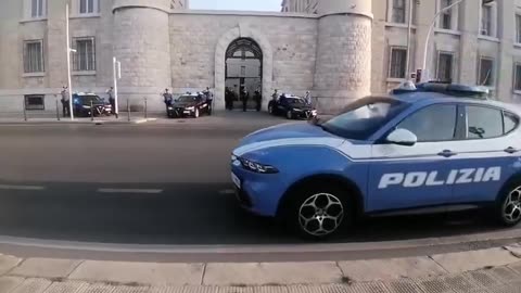 Bari: la Polizia di Stato rende omaggio al Vice Brigadiere dei Carabinieri Carlo Legrottaglie