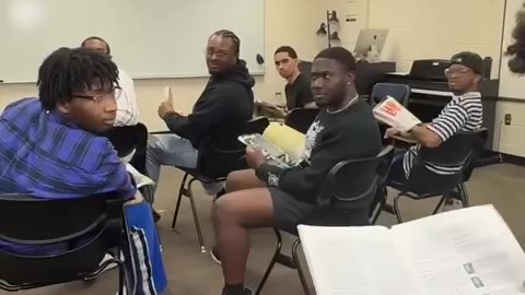 When someone starts reading like they never ￼had education in their life🤨 #shorts #mustwatch ￼
