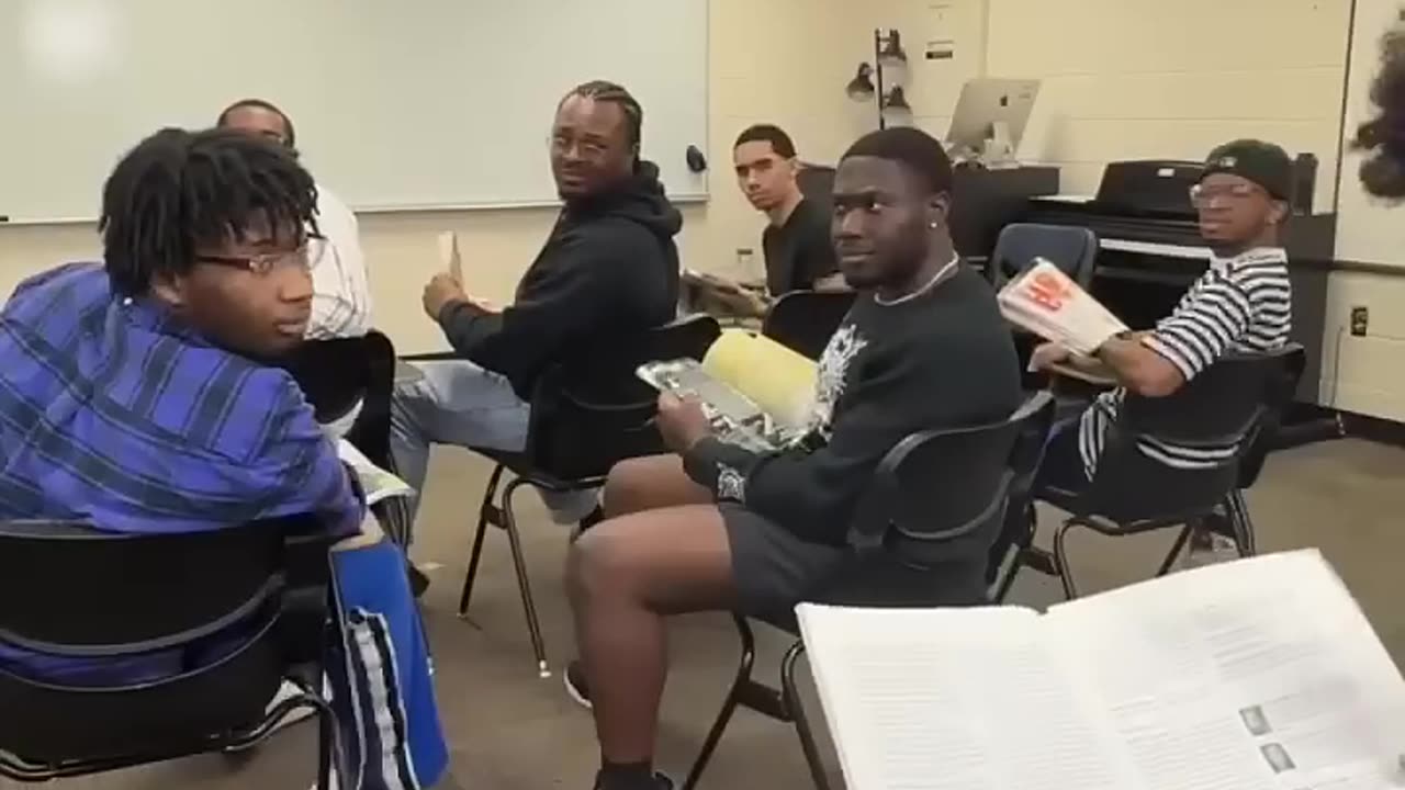 When someone starts reading like they never had education in their life🤨 #shorts #mustwatch 