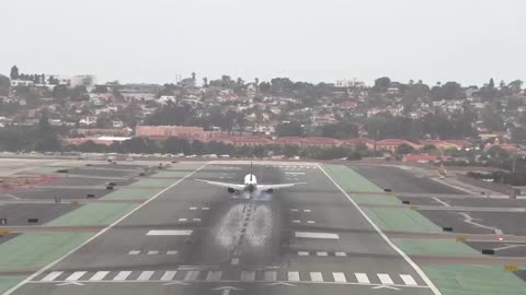An interesting video of the landing of a Delta Airlines Airbus A321Neo at San Diego Airport, USA