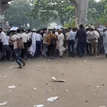 Police in Bangladesh are not afraid of Islamic mobs.