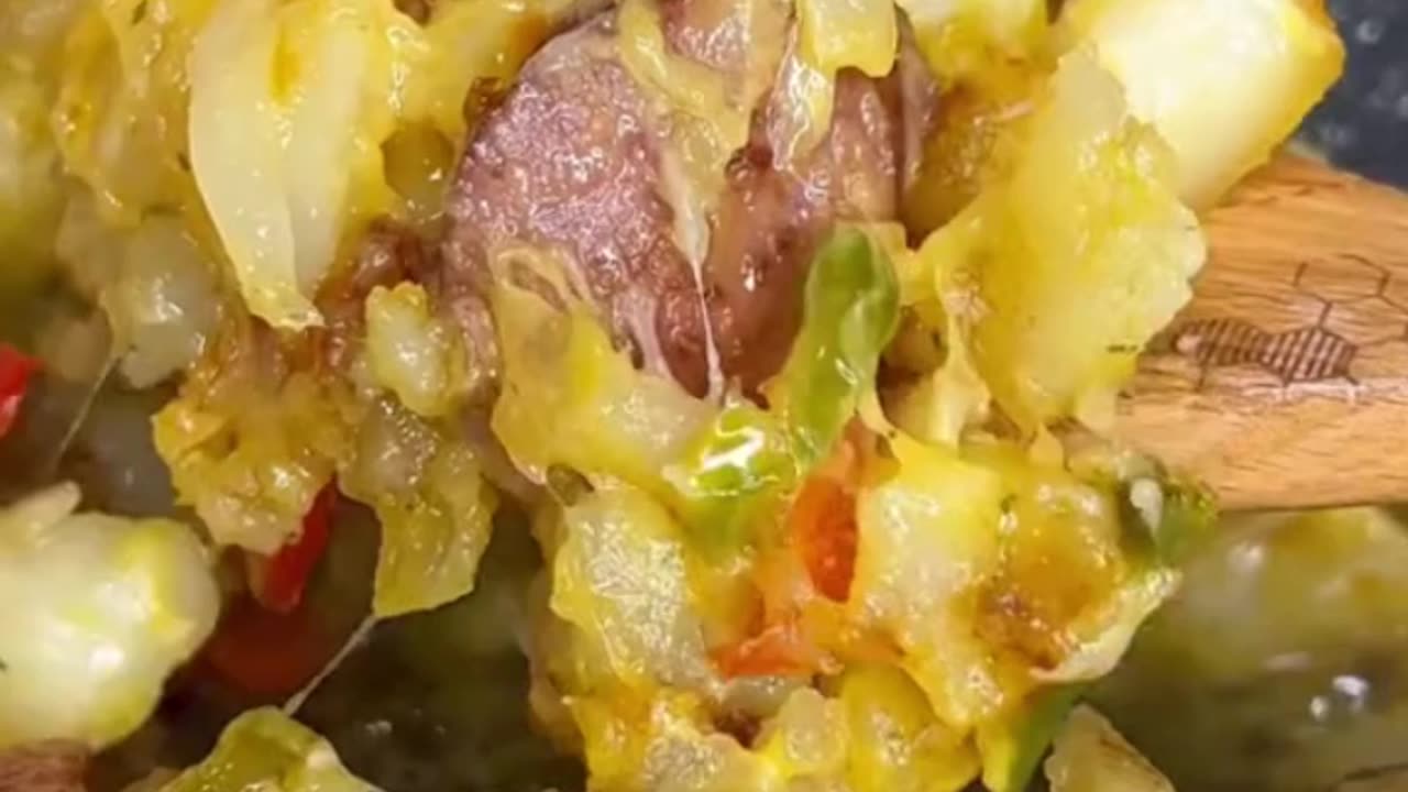 These cheesy breakfast potatoes
