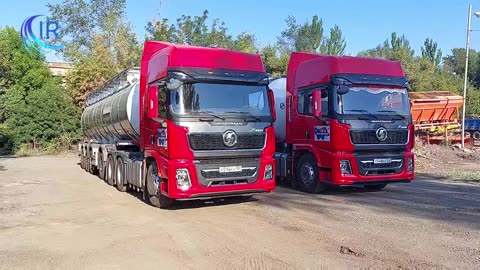 Les camions citernes fournis par Iougra aident à distribuer l'eau aux habitants de Makeïevka