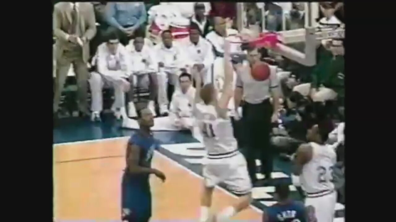 Dirk Nowitzki 16 Points 4 Ast 4 Blk Vs. 76ers, 1999-2000.