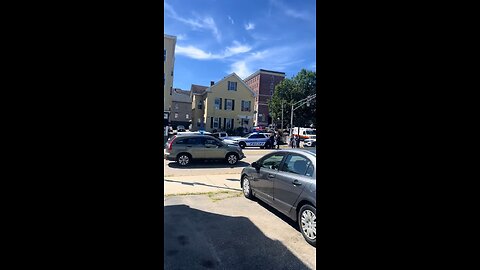 Worcester #Police nab 2 suspects after chase,g¥ns drawn & units swarm scene #pursuit #fbi #japd