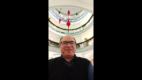 Андрей поздравляет меня с наступающим 2026 годом