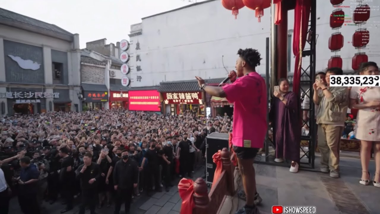 IShowSpeed performs Super Idol Infront of crowd.
