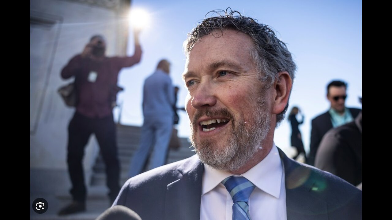 Real Loser Massie Picks Another Fight With Trump