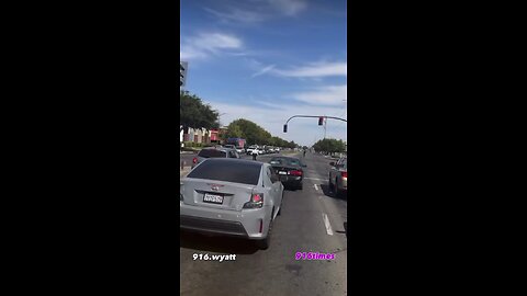 INSANE MELTDOWN: Woman Smashes Stranger's Windshield Bare-Handed in Traffic Chaos - And Vanishes!