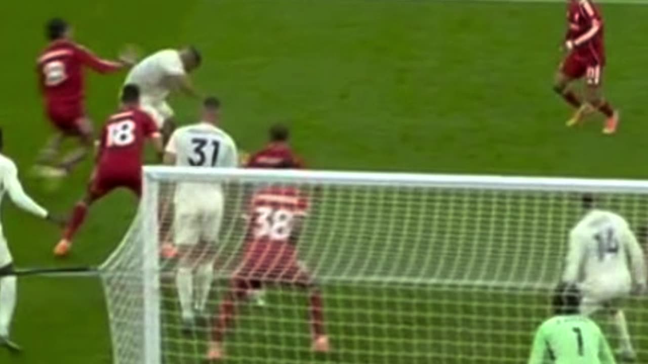 Arne Slot's in trouble!