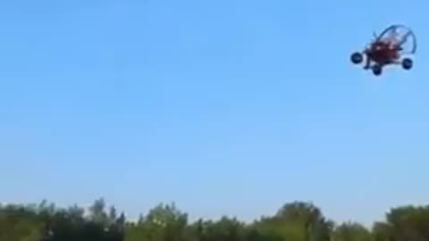 Paraglider strikes a power line and falls into the Red River in Grand Forks, #NorthDakota.
