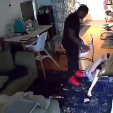 BLACK GUY BEATS THE CRAP OUT OF HIS WHITE GIRLFRIEND AS THE LUST HAS NOW GONE 🔥
