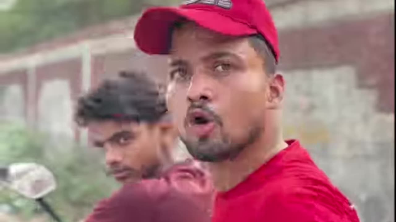 Chal paise nikal😂